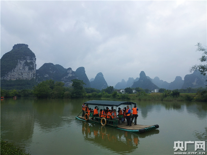 【新时代·幸福美丽新边疆】山水壮乡，美在边城：生态旅游成致富新基因