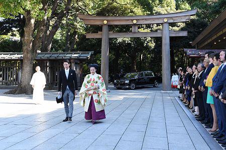 下嫁也幸福！日本绚子公主大婚 皇室户籍从此保不住了