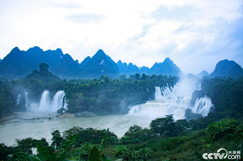 【新时代·幸福美丽新边疆】德天跨国瀑布宛若仙境令人陶醉