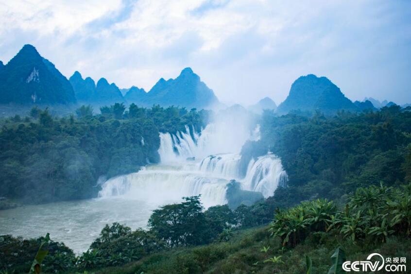 【新时代·幸福美丽新边疆】德天跨国瀑布宛若仙境令人陶醉