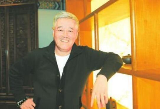 赵本山照片当遗像 网友:剧组征得本山大叔同意