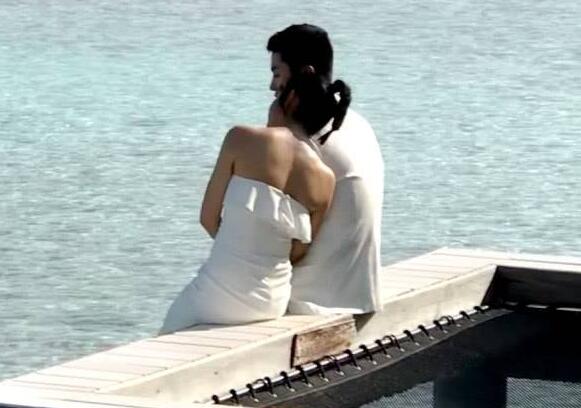 嫁给爱情的样子!陈晓陈妍希拍婚纱照表情亮了 男才女貌太甜太撩啦