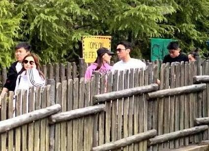 找到真爱了？王思聪公布新女友陈雅婷 国民老公变