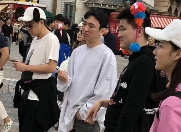 遇到真爱了?王思聪陈雅婷日本游玩 终于不找