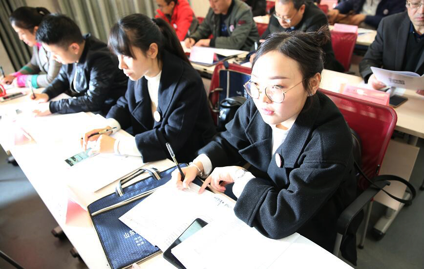 市经信委组织扶贫协作干部培训班 45名湘西学员来到山东大学“深造”