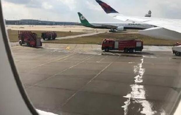 机头都快拉起来了浦东航班中止起飞 所幸飞行员迅速反应紧急刹车未造成事故