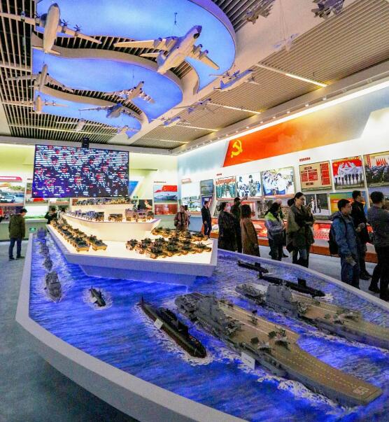 今天，这个重磅展览开幕 我们也在