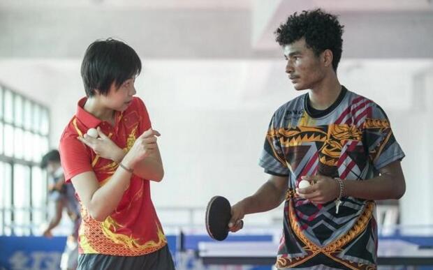 听说张怡宁要来，这里的乒乓球拍销售一空！中乒院巴新训练中心成立有哪些幕后故事？