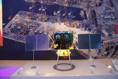 【伟大的变革——庆祝改革开放40周年大型展览之七】开放的中国与世界携手进步