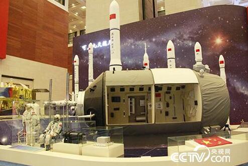 【伟大的变革——庆祝改革开放40周年大型展览之八】新时代清明上河图式的史诗般壮美画卷——勇攀技术高峰