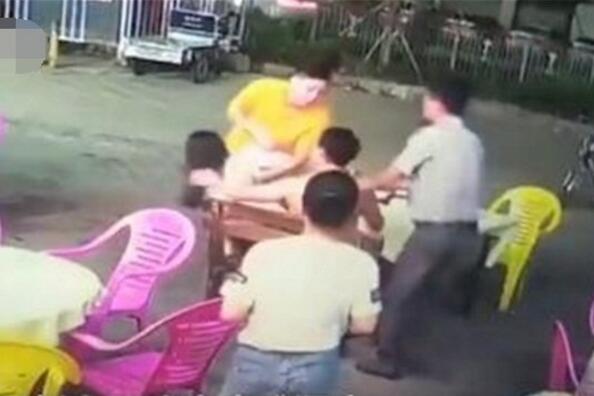 发生了什么?制止猥亵被罚200元 目击者还原事发经过令人匪夷所思