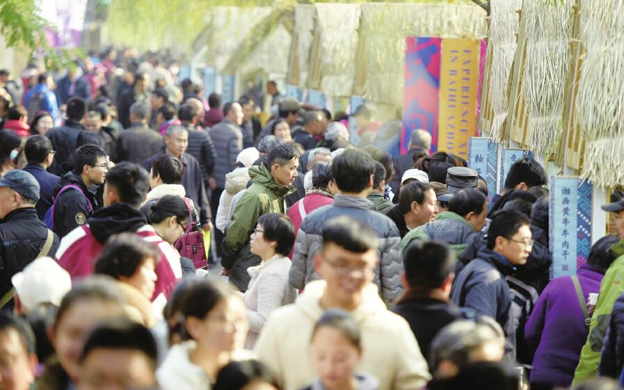 济南有名泉 湘西有好茶——百花洲畔火了湘西茶