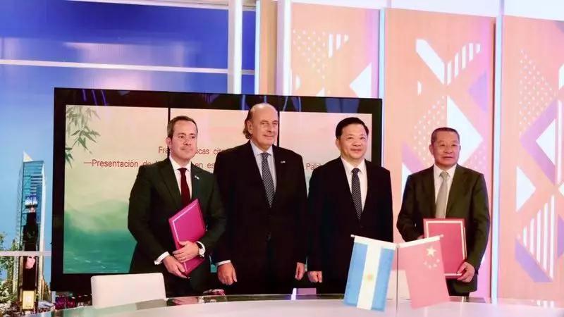 《习近平喜欢的典故——平语近人》(西语版) 全球上线