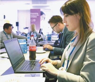 习近平主席在二十国集团领导人峰会第一阶段会议上的重要讲话赢得国际人士广泛赞誉——“习近平主席传递的信息具有宏大格局”