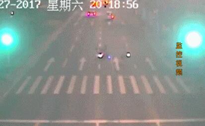 过马路看手机判刑 行人未按交通灯信号横过马路致人死亡