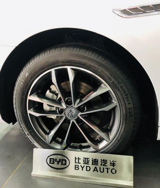插电混动 地表最强黑科技比亚迪秦pro5.9秒破百