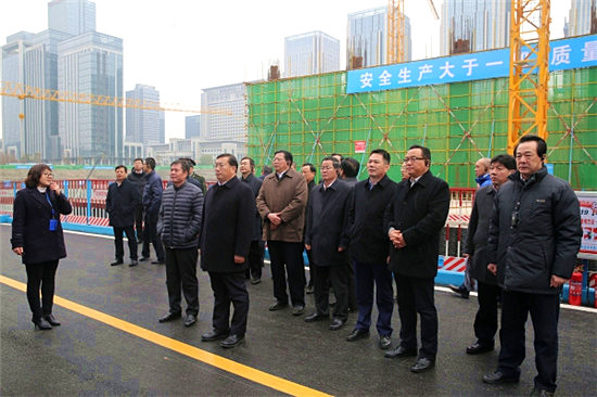 全市“动能转换比学赶超”项目建设观摩团来历下区观摩