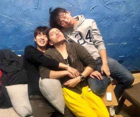 你们仨太可爱了叭！王大陆回应吃人套娃 王大陆彭昱畅魏大勋感情好