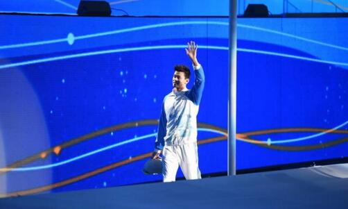 [直击]孙杨世锦赛开幕式 带吉祥物