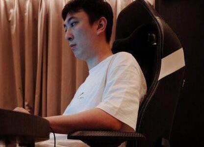 还有这种操作？王思聪取关章若楠 章若楠小姐姐会不会一脸懵？