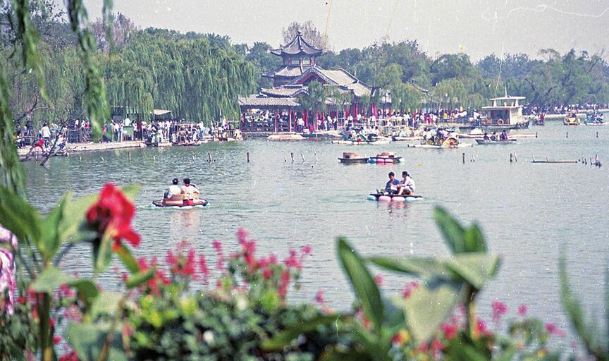 一湖泉水 一环城色