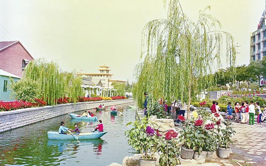 一湖泉水 一环城色