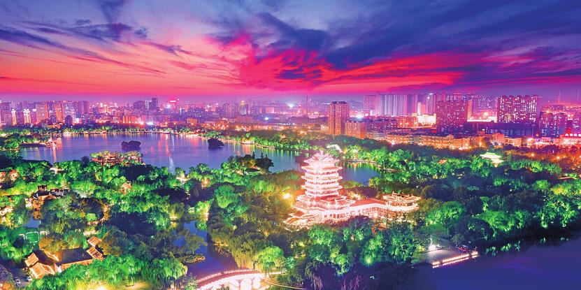 一湖泉水 一环城色