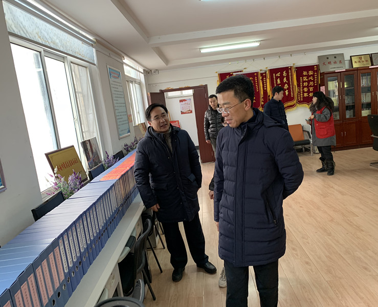 百名青年记者走基层