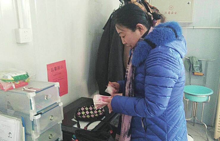 公交司机变身“雷锋” 11万元财物完璧归赵