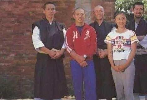 女方小三十多岁！梁小龙承认出轨 自曝20多天24小时和她在一起