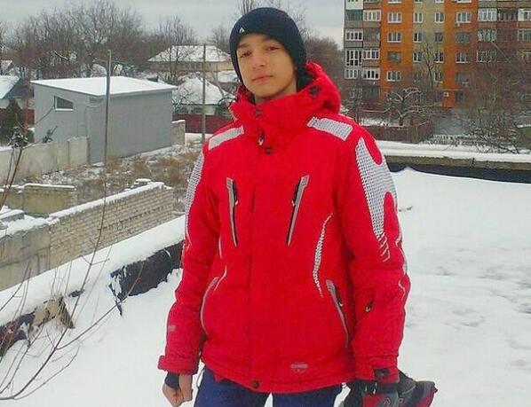 外国人少的真相?自制降落伞跳楼怎么回事?荒唐母亲为炫技害死孩子