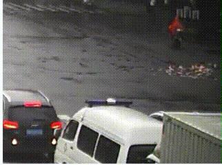 马大哈你在哪?上海现金撒落街头怎么回事 监控画面曝光看完捏把汗