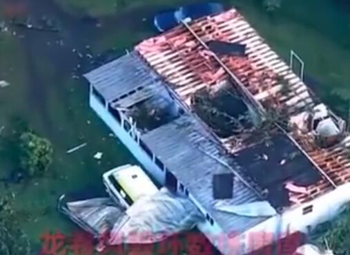 美国天灾不断!西雅图郊区龙卷风 房屋周围一片狼藉 大量树木被折断