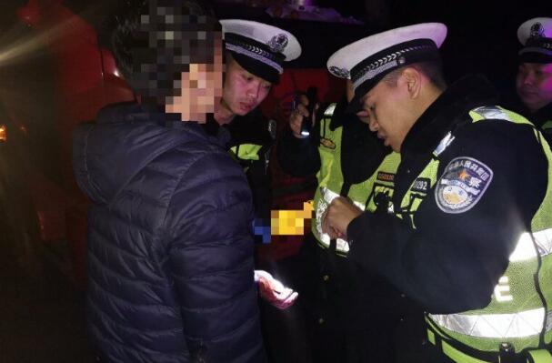 你有啥想不开的?司机高速割腕自杀怎么回事 细心交警听到这几个字秒救人