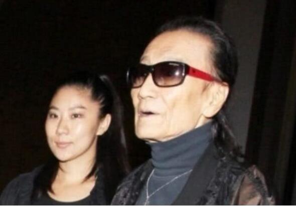 一把年纪还能分分合合?谢贤与女友复合 女友CoCo回来不是为了钱