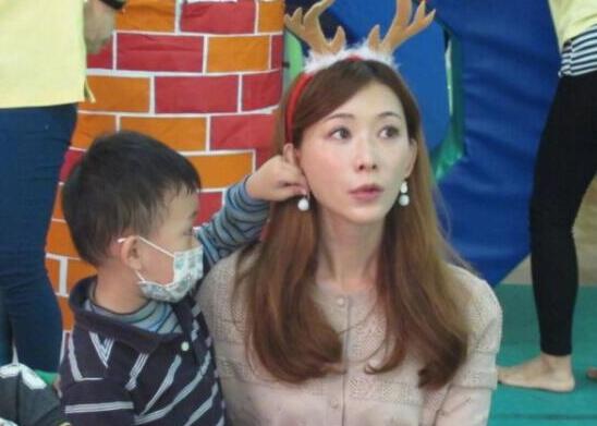 太圈粉了!林志玲获封慈善名模 