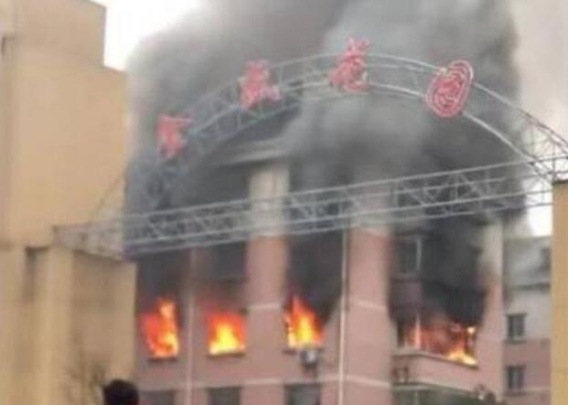 [恐怖实拍]苏州一小区爆炸怎么回事?燃爆