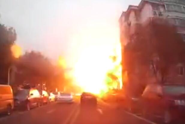 [恐怖实拍]苏州一小区爆炸怎么回事?燃爆