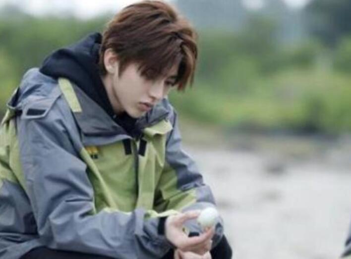 明星公益新思路?蔡徐坤回应赶鸭子成副业 粉丝把鸭蛋买脱销什么梗