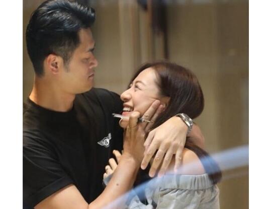 偶像剧？江若琳结婚 37岁“生煎包王”萧润邦曾是江若琳的“男闺蜜”