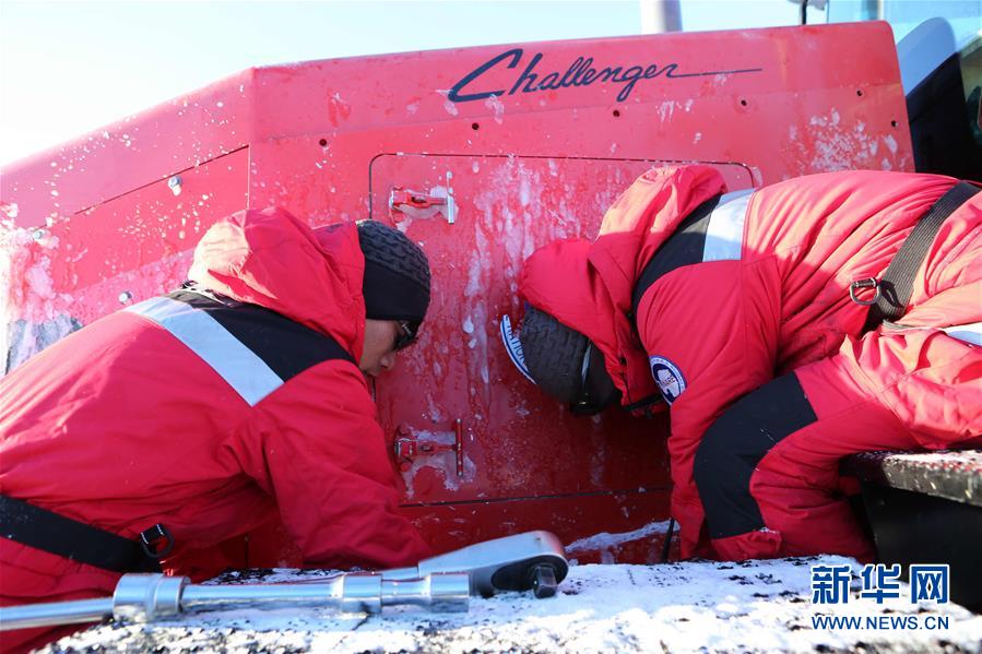 特写:南极“白夜”修车记