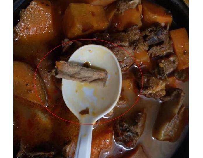 终于真相了?男子外卖吃出烟头看吐了 背后原因详情始末曝光气炸网友