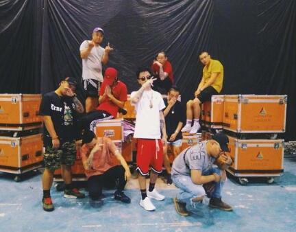 什么矛盾？红花会摩登天空解除经纪关系 五位艺人需金钱给付什么鬼?