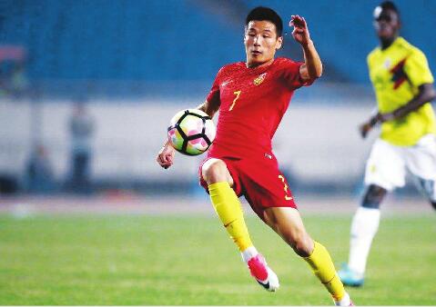 “最老”国足热身小负伊拉克!武磊进球难救主 刘洋顶替李学鹏