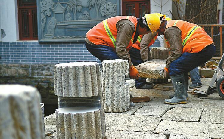 保护老街颜值定下5条“街规” 芙蓉街卖烤串得先把竹签抽掉