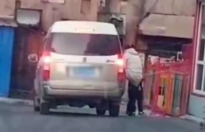 真相看懵家长!7座车送28名幼儿是怎么回事?原因详情始末曝光