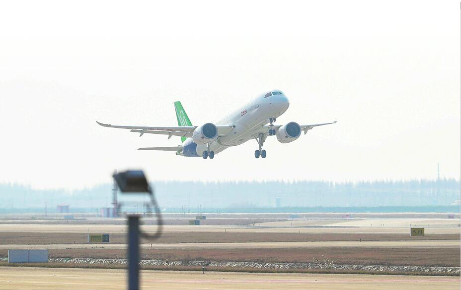 腾飞！C919国产大型客机103架机首飞成功