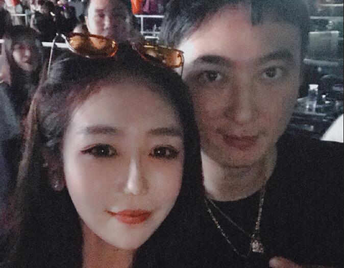 真相来了!王思聪女伴正面曝光 校长是特地跑去为她庆生吗?坐等回应