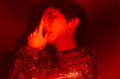 粉丝心酸泪目!华晨宇换经纪人是怎么回事?新经纪人朋友圈截图曝光