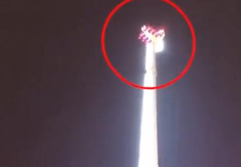 真相曝光细思极恐!法国游乐设施故障怎么回事?8人挂52米高空“被迫”跨年